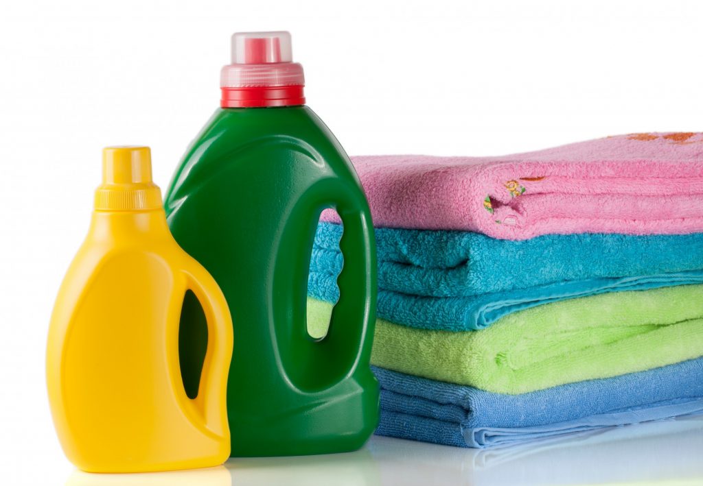 Para empezar te recomendamos lavar las toallas en la lavadora antes de utilizarlas